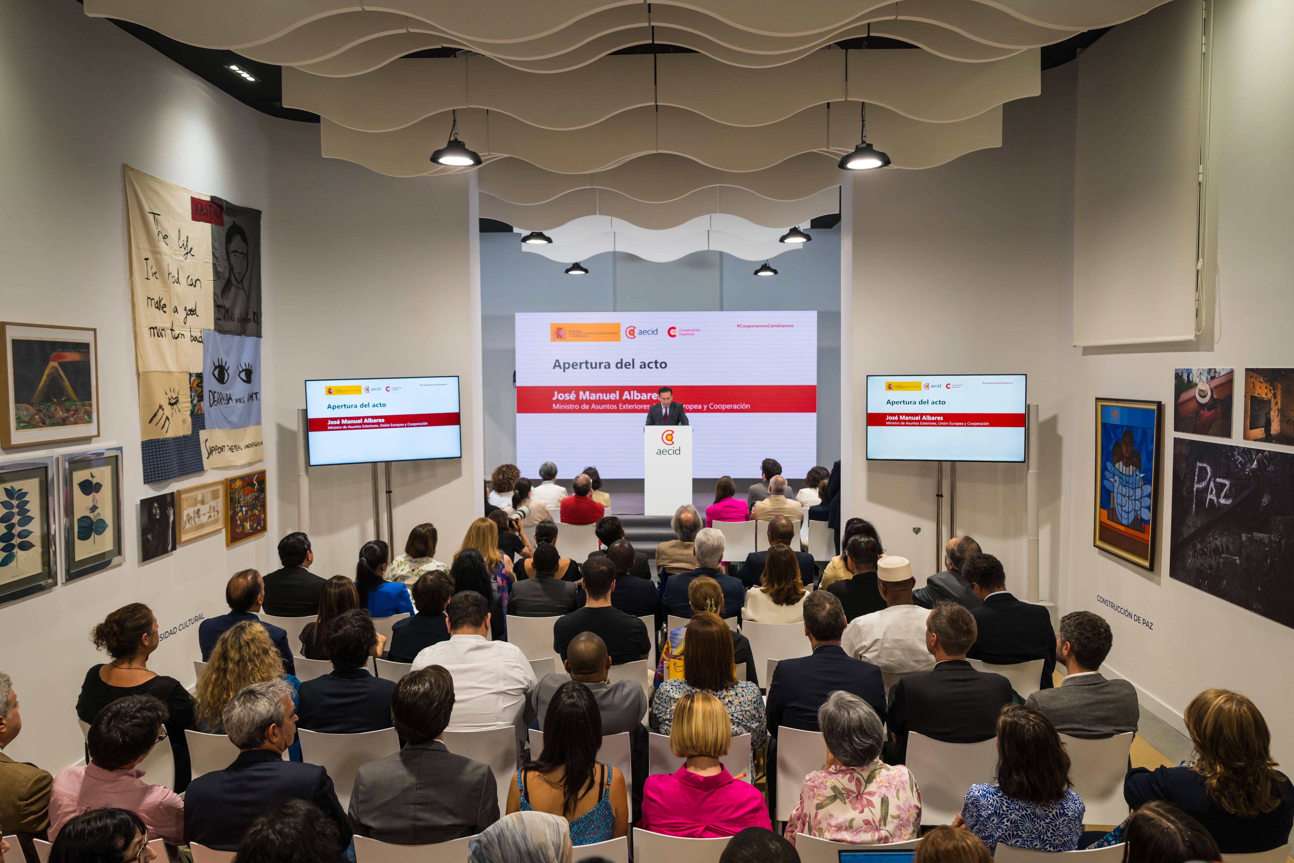 Albares presenta la transformación de la AECID como el compromiso de España con una cooperación renovada y reforzada