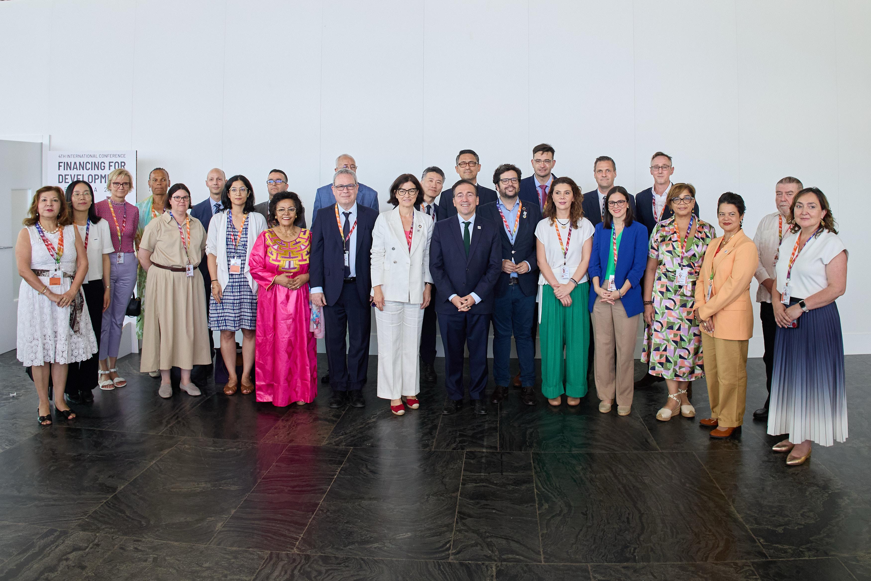 Albares preside en Sevilla el encuentro internacional de agencias de desarrollo organizado por la AECID