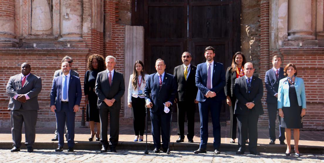 La Cooperación Española trabaja, contribuye y apoya el diálogo para ofrecer protección y buscar ...