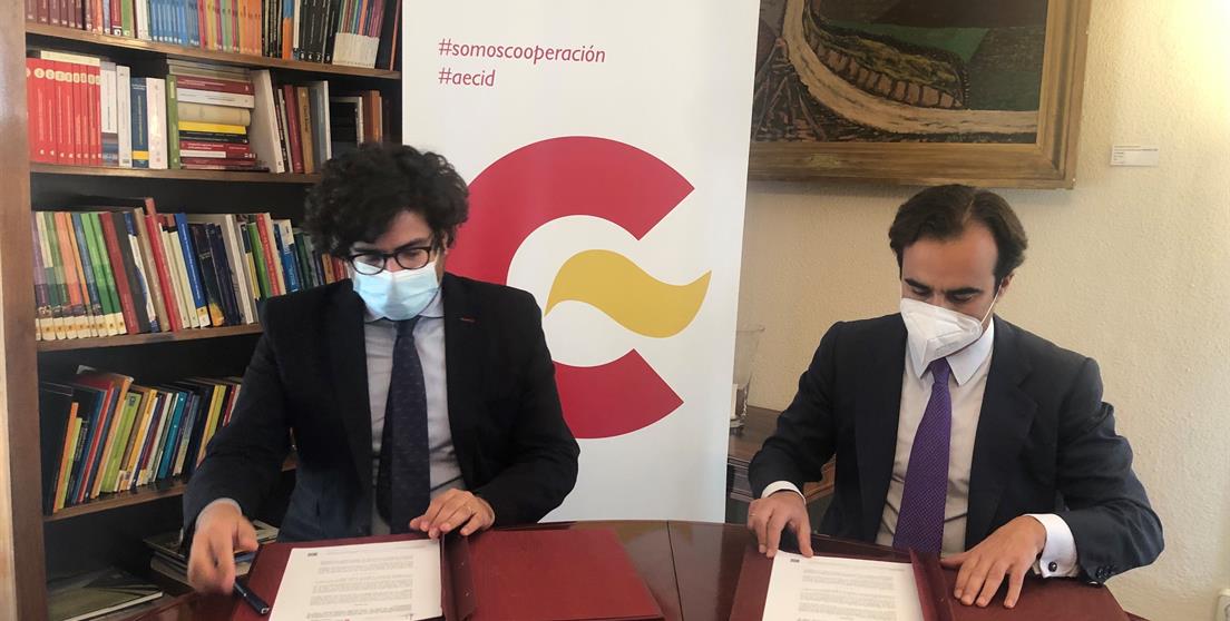 Acto de firma con Registradores de España