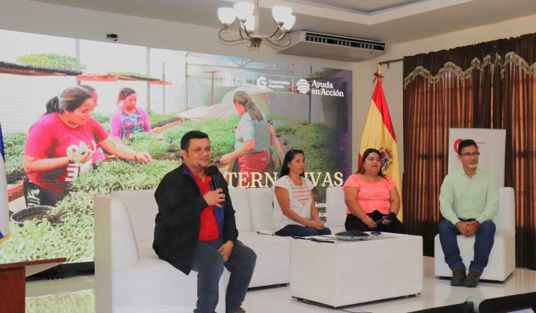 El Coord. Gral. de la Cooperación Española en El Salvador y AECID, Fernando Rey Yébenes, asistió ...
