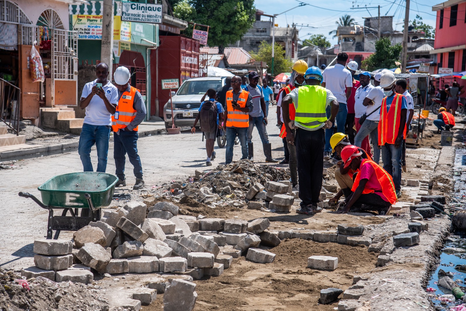 Rehabilitación/extensión de la red de agua potable en Les Cayes.
