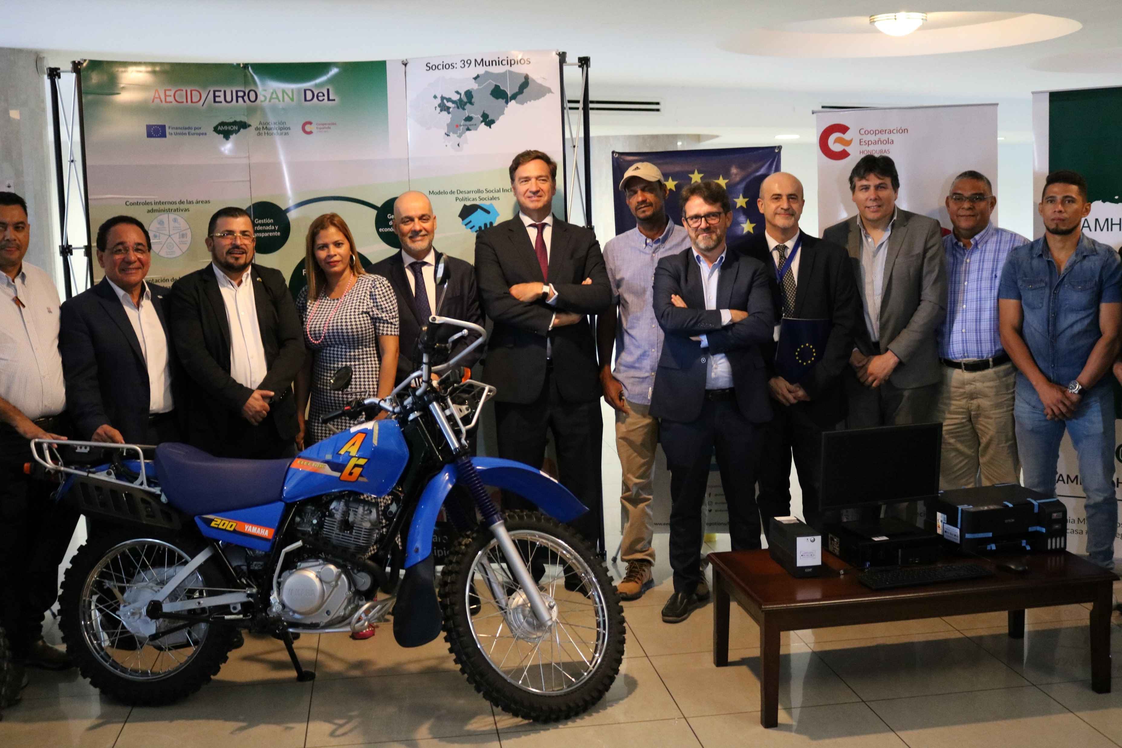 Se entrega equipo informático y transporte a 21 municipios y 4 mancomunidades para fortalecer la ...