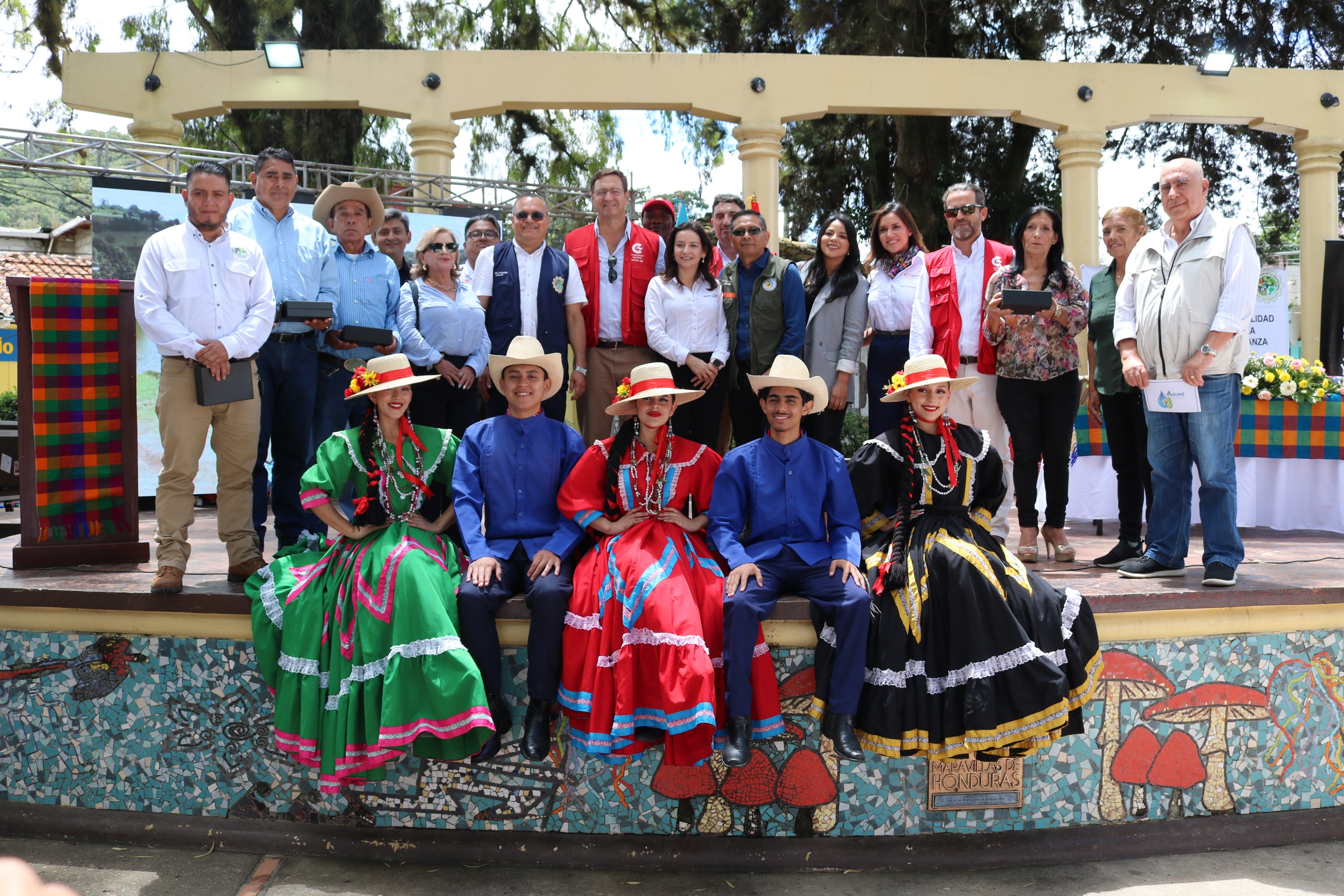 Presentan programa de agua y saneamiento en La Esperanza e Intibucá en alianza con Visión ...