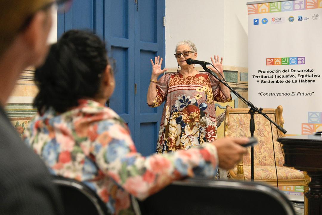 Lizette Vila, directora de cine, durante su intervención. Foto: Néstor Martí