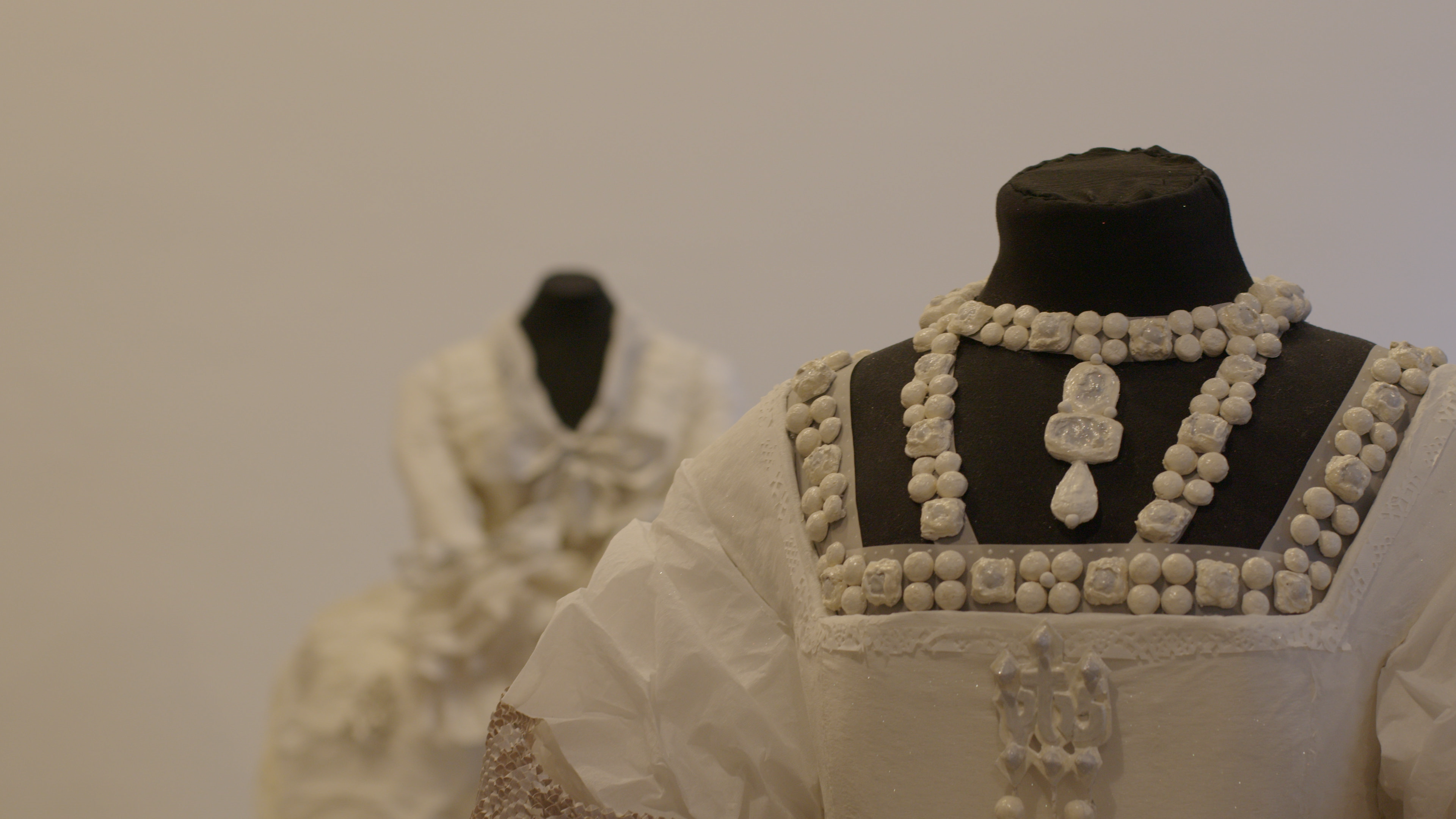Trajes de papel