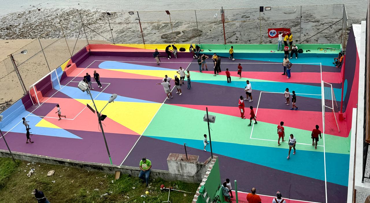 Intervención artística en la cancha de San Felipe