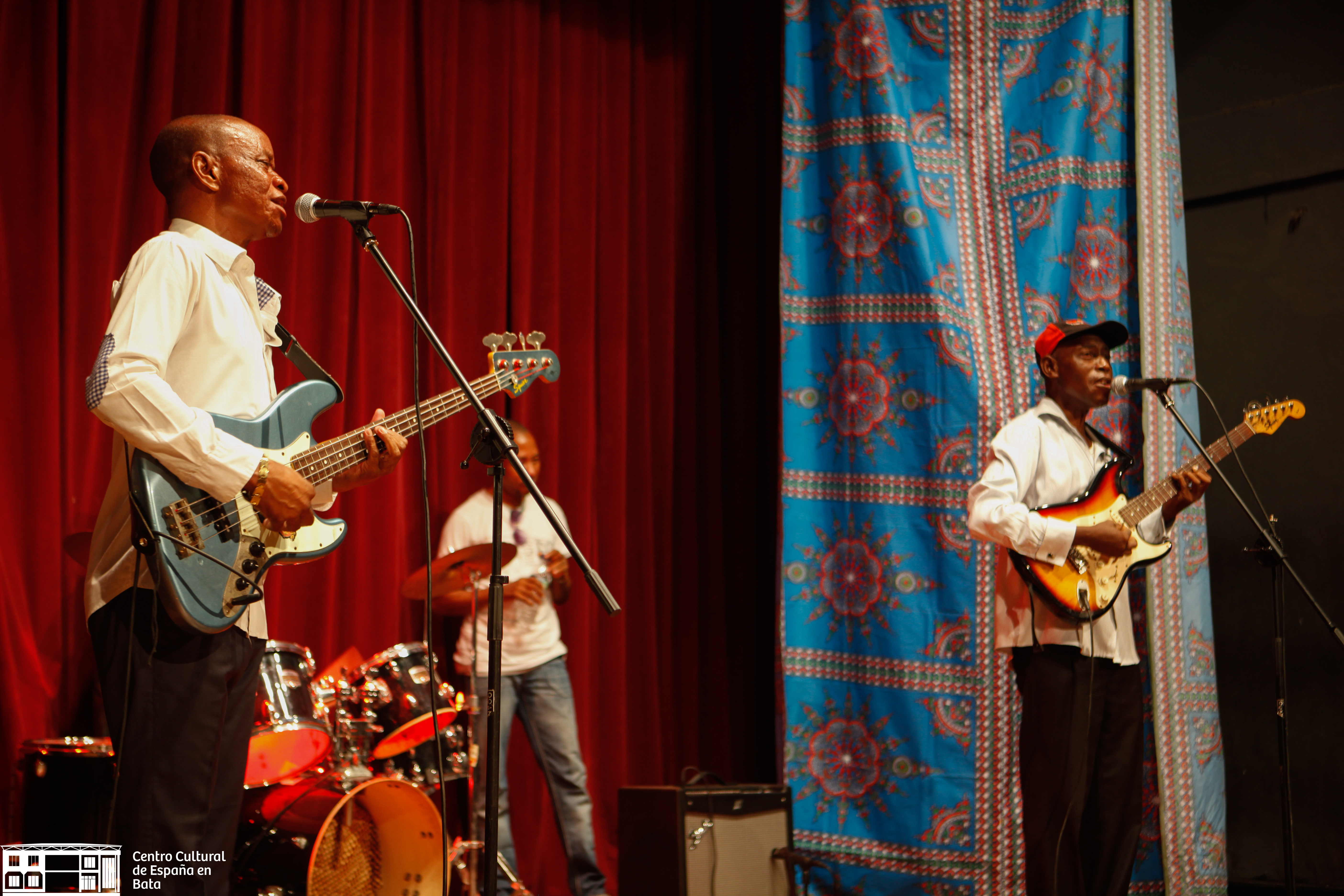 Volvemos con los clsicos de los 80 Concierto de Okurkur Obiang Mb y Gabri B