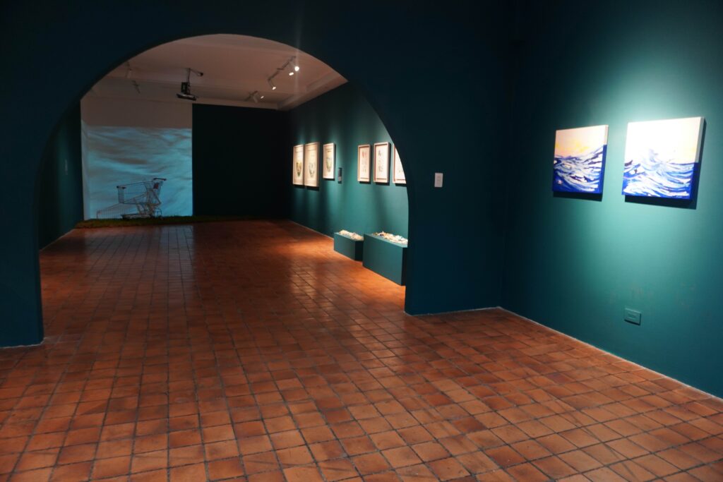 Sala con exposición