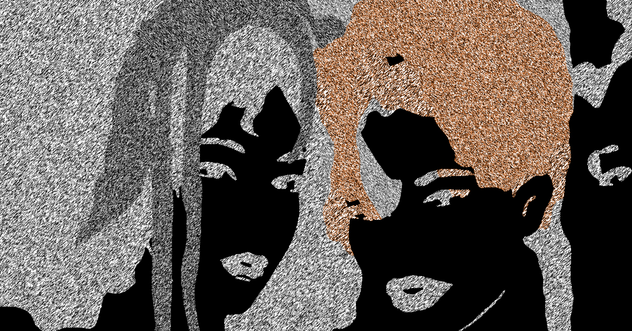 Dos mujeres con rostros negros y cabellos largos y con volumen.