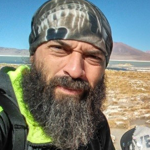 Retrato de Sergio Martín en el desierto de atacama