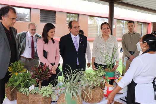 Carlos de la Morena junto con otras personas