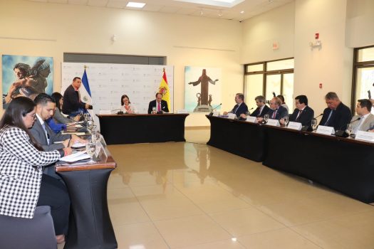 Representantes durante el acto
