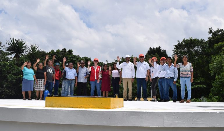 Representantes de Cooperación Española junto a la Administración Nacional de Acueductos y Alcantarillados (ANDA)