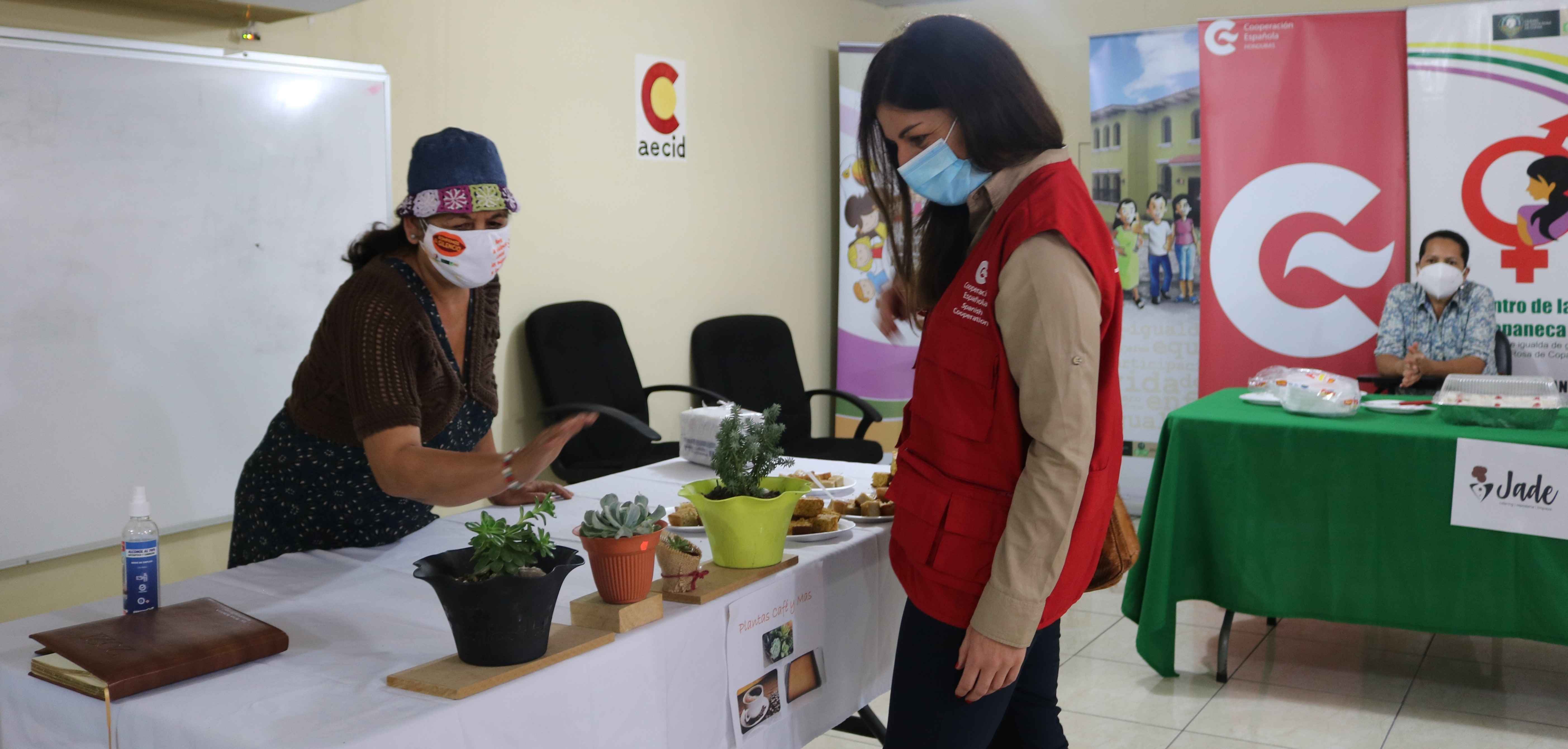  Mujeres copanecas emprenden con apoyo de AECID y la Municipalidad de Santa Rosa de Copán