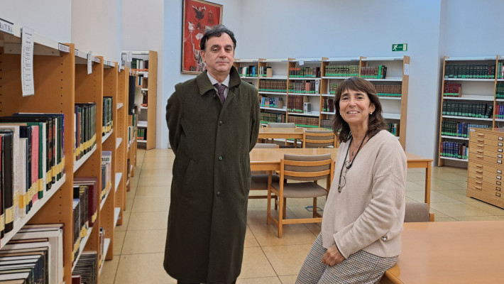 Borja Morate y Luisa Mora, responsable de la Biblioteca Islámica (AECID)