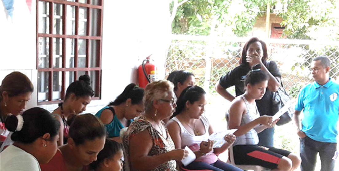 Mujeres en taller de género del programa de agua de Panamá
